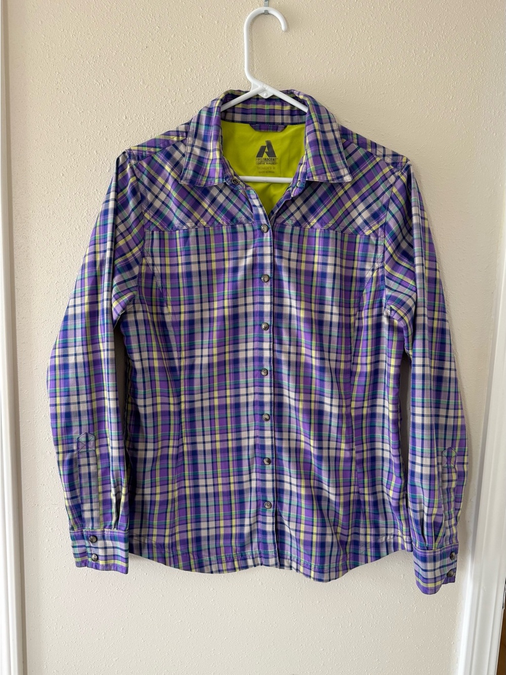 Eddie Bauer FA Women’s Sz Medium Purple Plaid First Ascent Pearl Snap Shirt